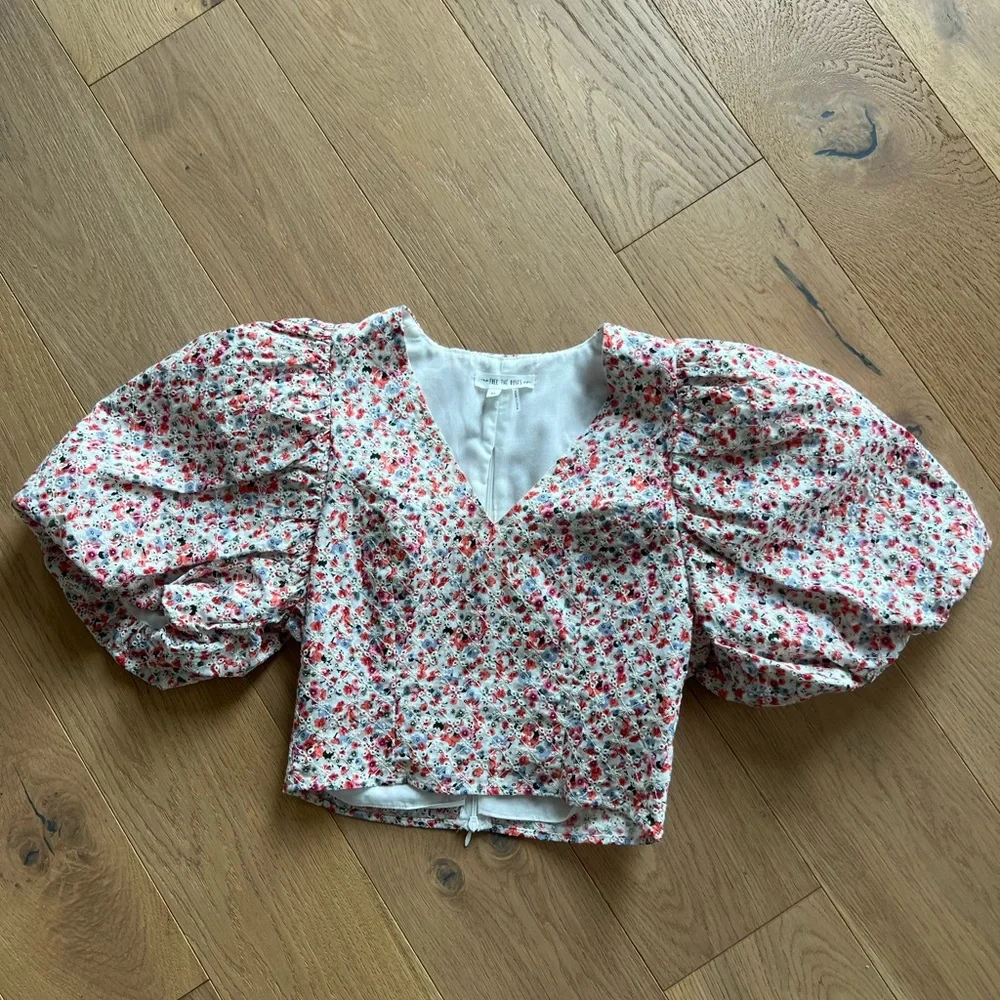 XS Free the Roses Top - Picture 1 of 2
